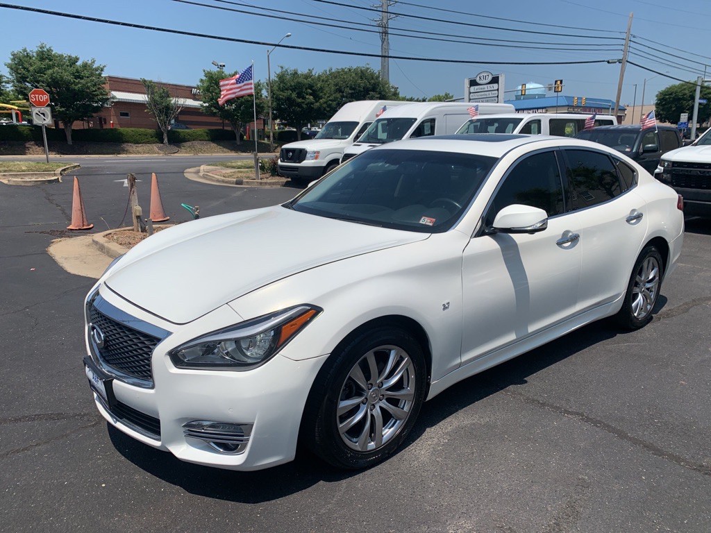 2015 INFINITI Q70 Image 3