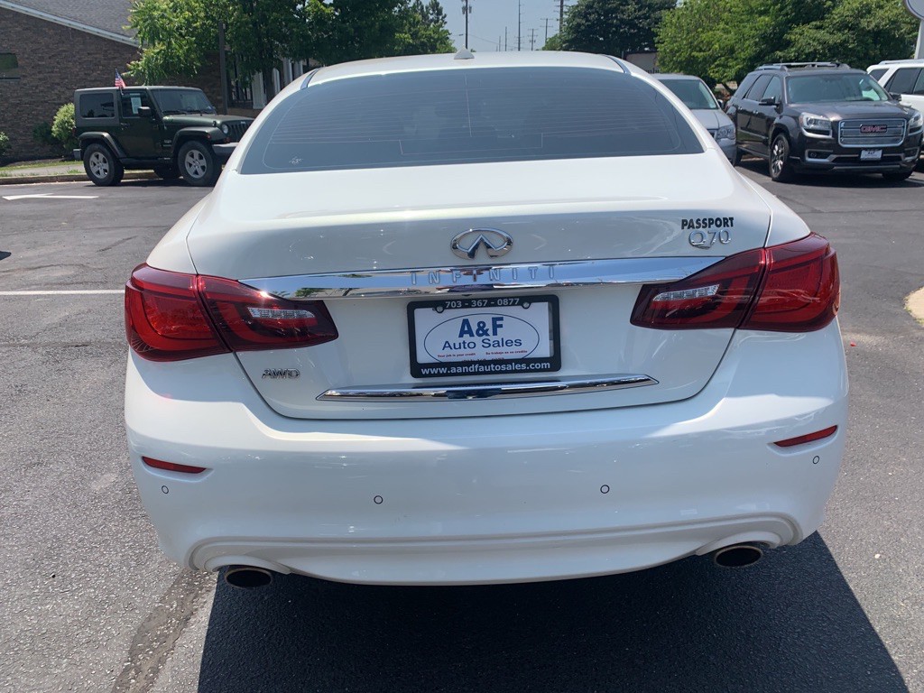 2015 INFINITI Q70 Image 6