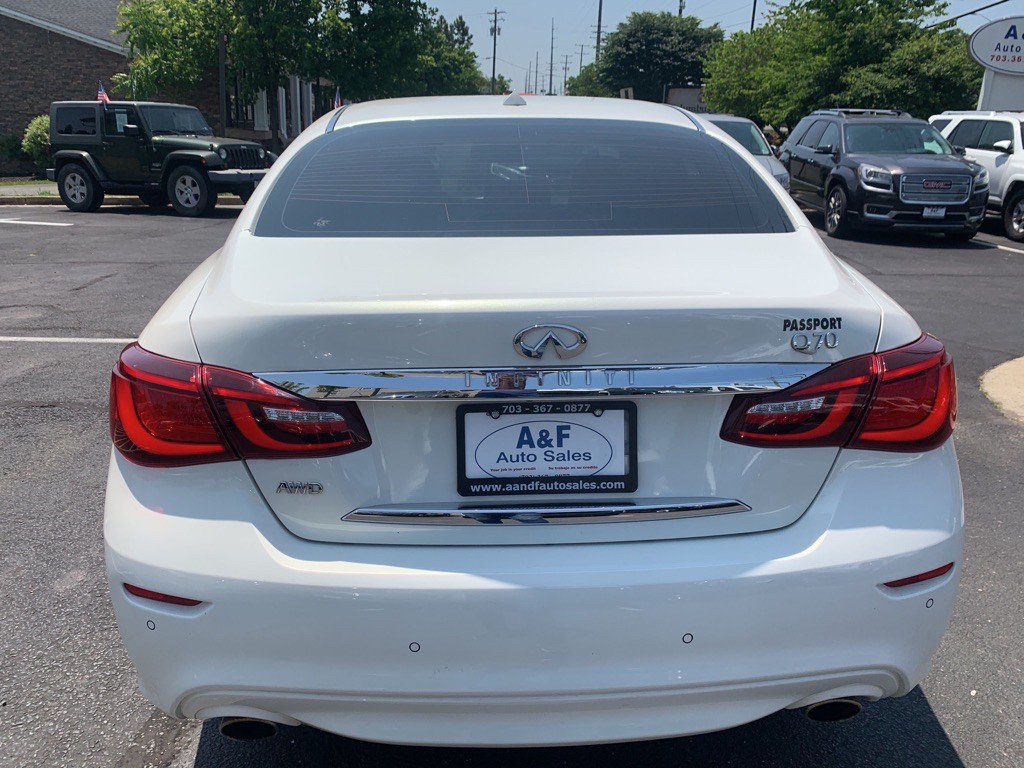 2015 INFINITI Q70 Image 7