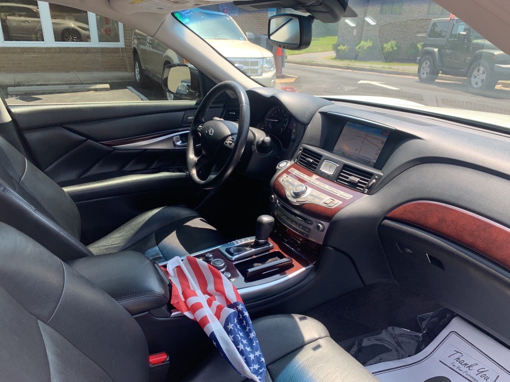 2015 INFINITI Q70 Image 13