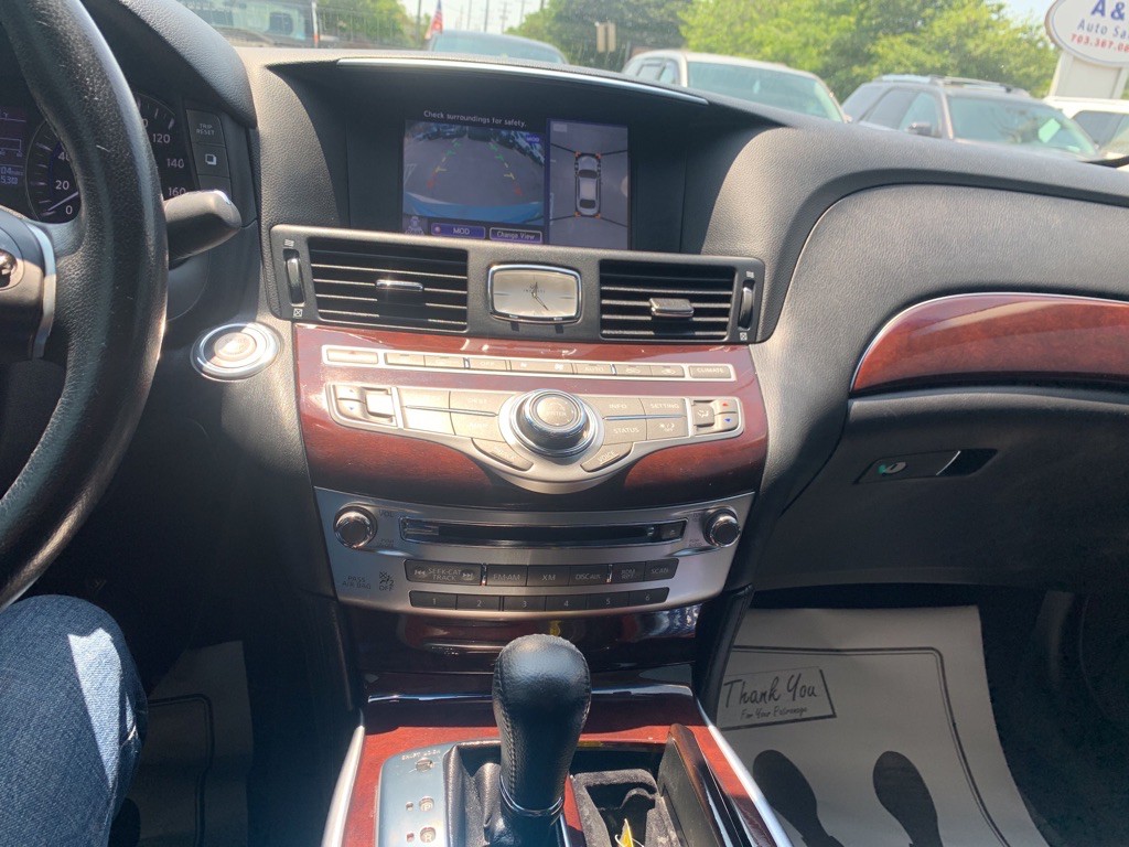 2015 INFINITI Q70 Image 18