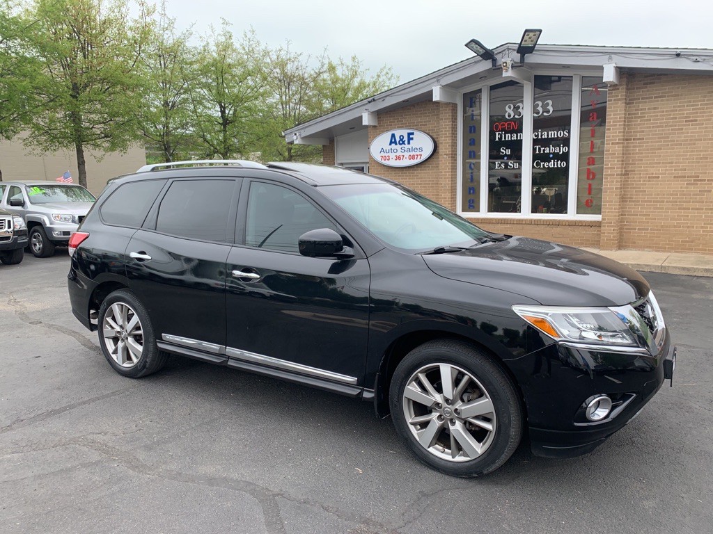 2016 Nissan Pathfinder Image 1