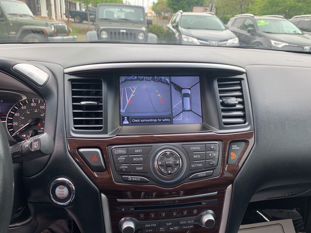 2016 Nissan Pathfinder Image 16