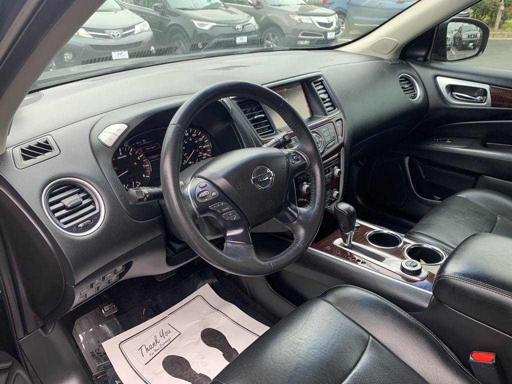 2016 Nissan Pathfinder Image 28