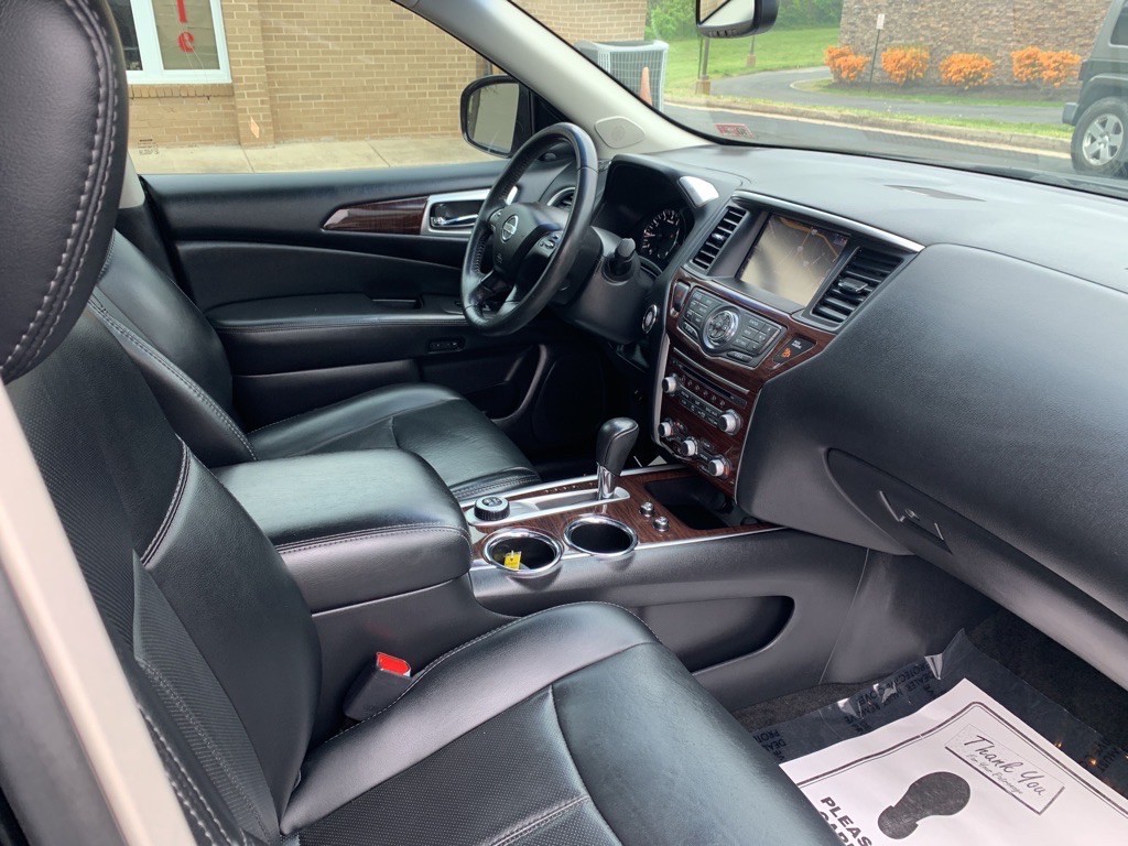 2016 Nissan Pathfinder Image 30
