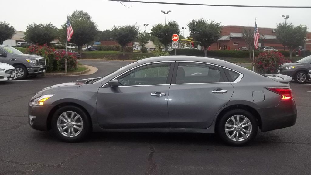 2015 Nissan Altima Image 4