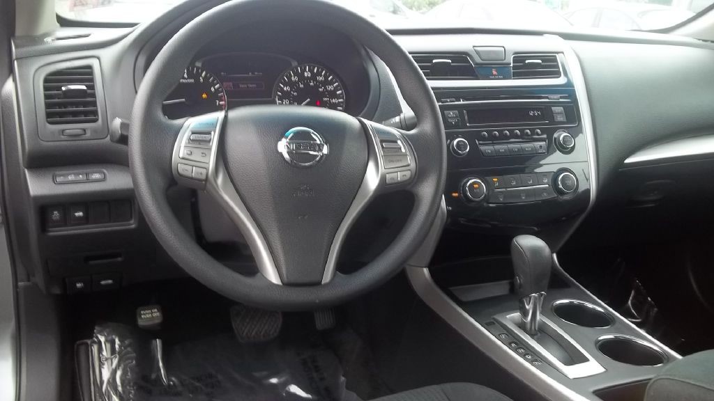 2015 Nissan Altima Image 12