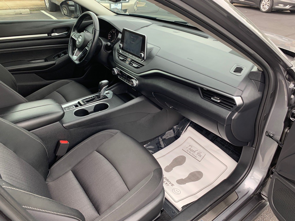 2019 Nissan Altima Image 9