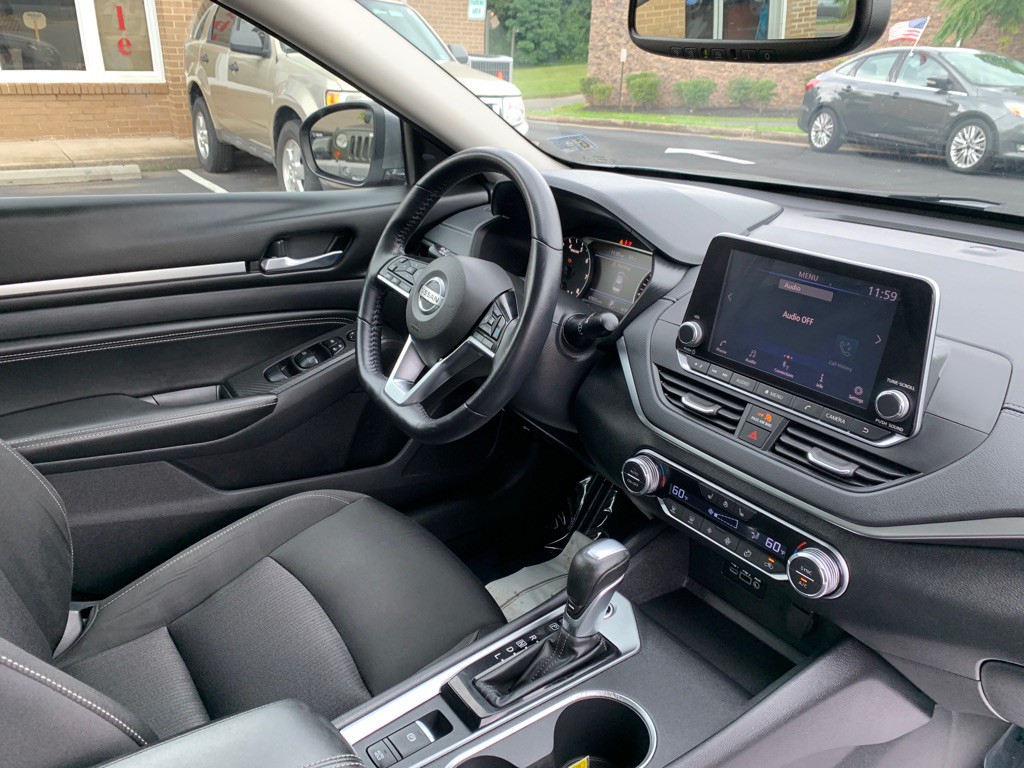 2019 Nissan Altima Image 12