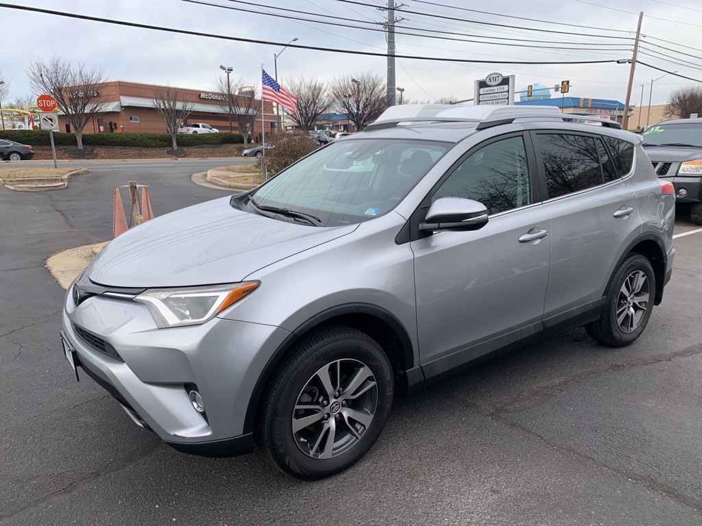 2017 Toyota Rav4 Image 3