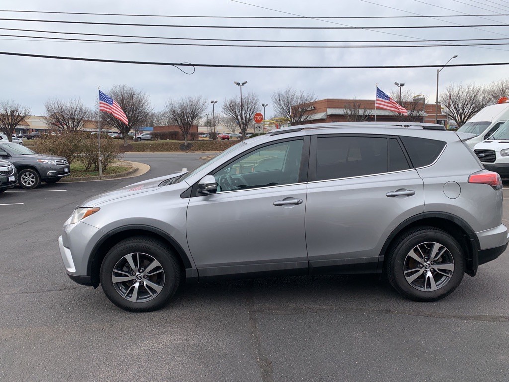 2017 Toyota Rav4 Image 4