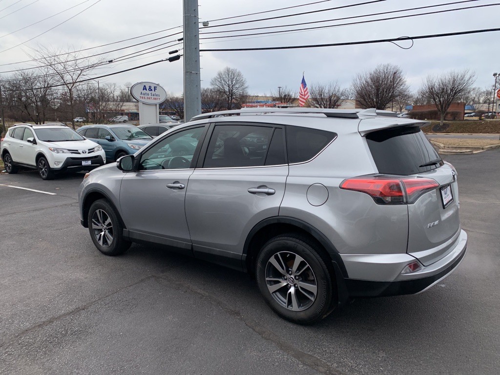 2017 Toyota Rav4 Image 5