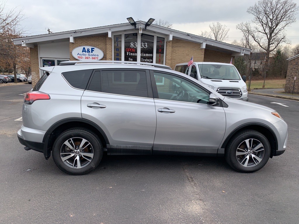 2017 Toyota Rav4 Image 11