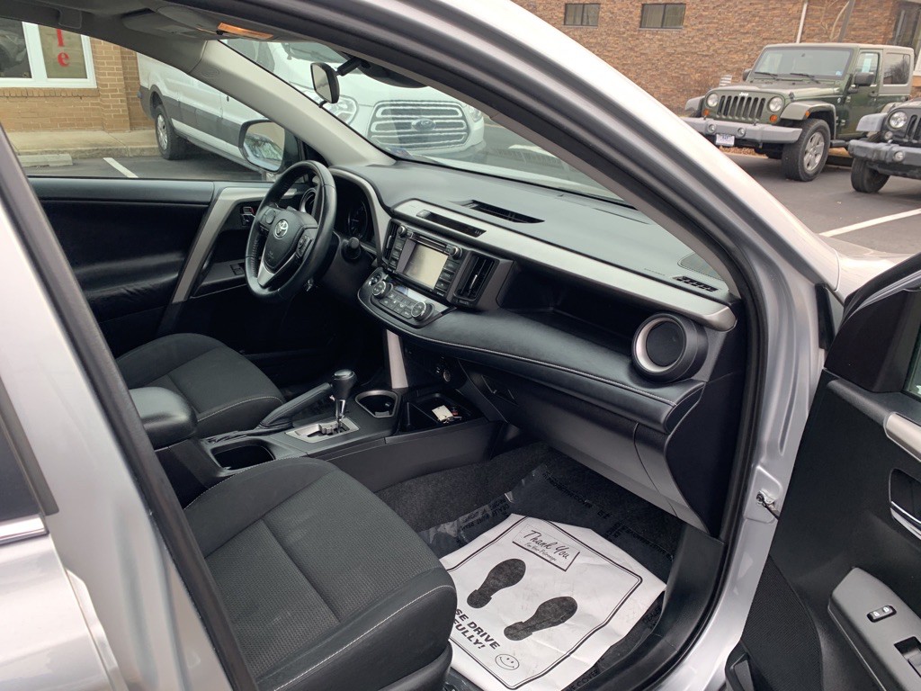 2017 Toyota Rav4 Image 12
