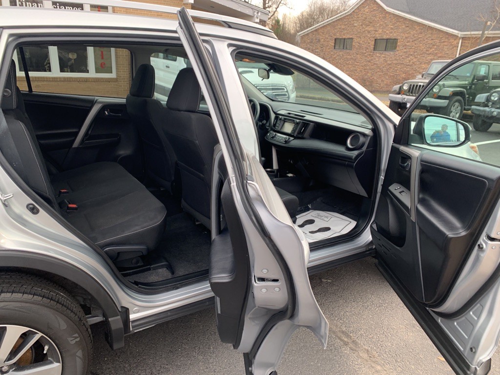 2017 Toyota Rav4 Image 13