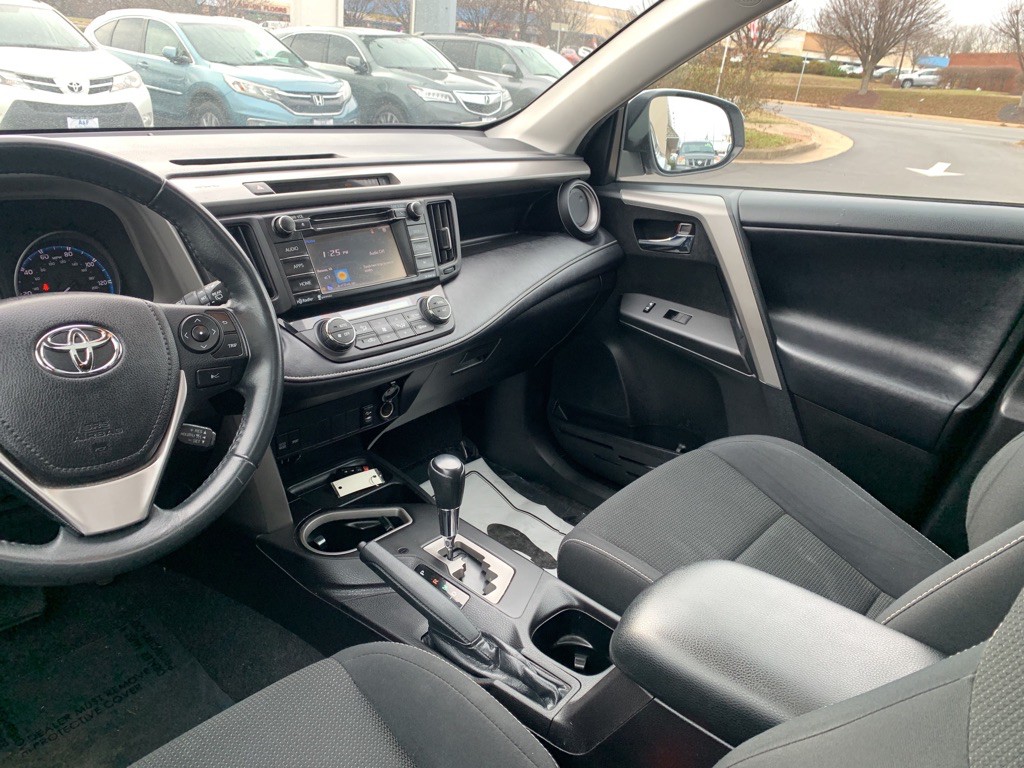 2017 Toyota Rav4 Image 16