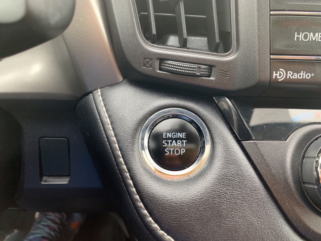 2017 Toyota Rav4 Image 21