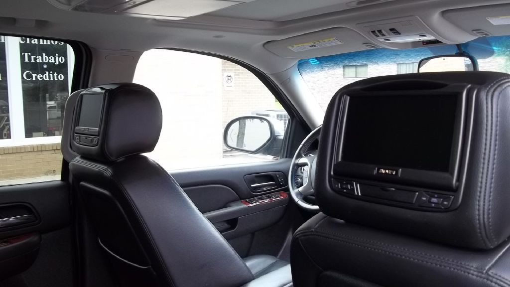 2011 Chevrolet Suburban Image 9