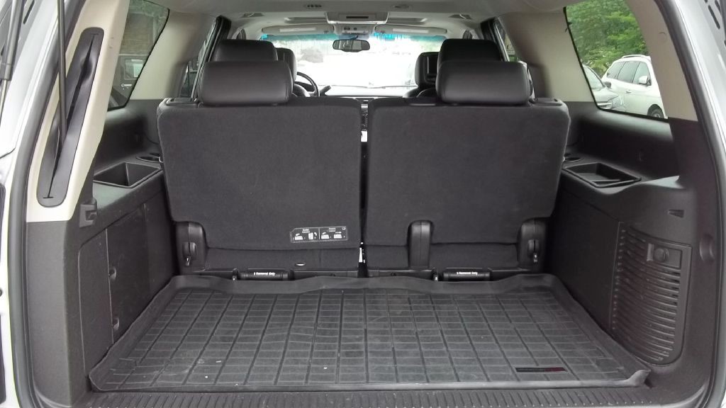 2011 Chevrolet Suburban Image 16
