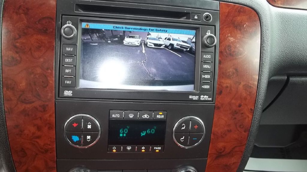 2011 Chevrolet Suburban Image 23