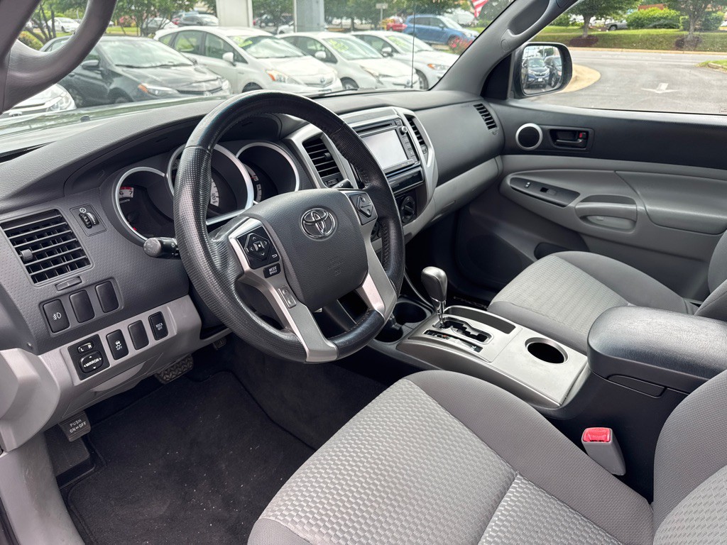 2015 Toyota Tacoma Image 15