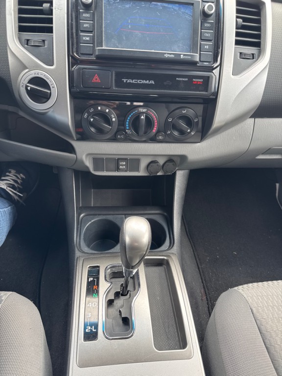 2015 Toyota Tacoma Image 19