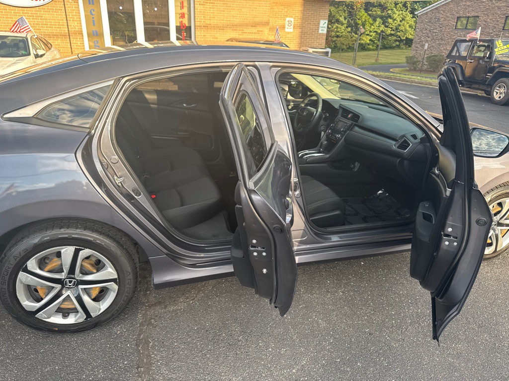 2017 Honda Civic Image 10