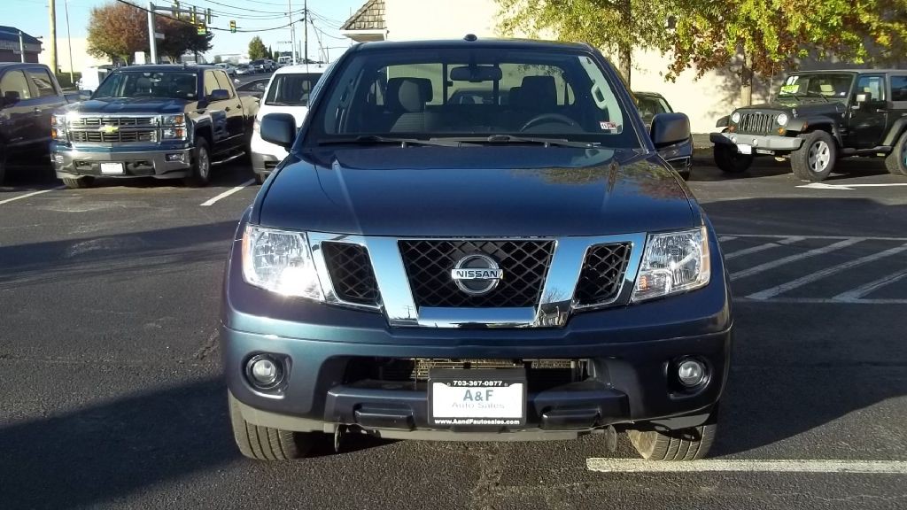 2015 Nissan Frontier Image 2