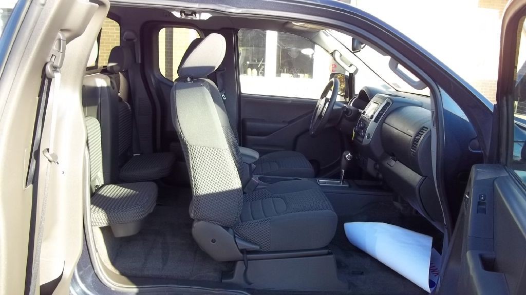 2015 Nissan Frontier Image 10