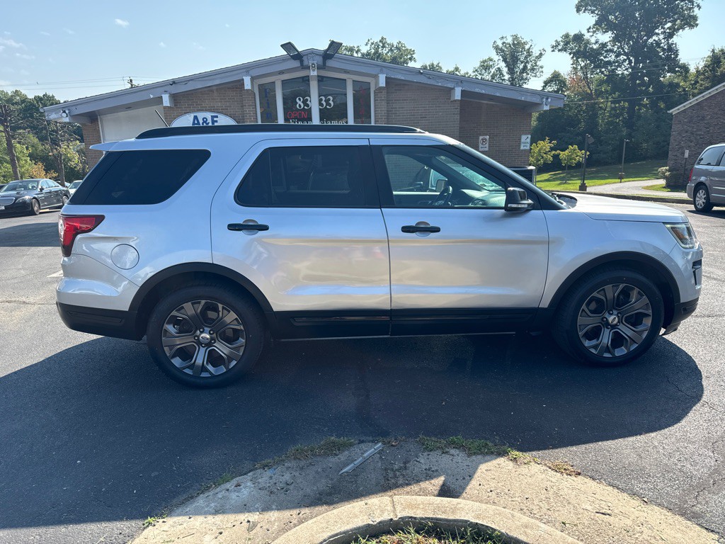 2018 Ford Explorer Image 8
