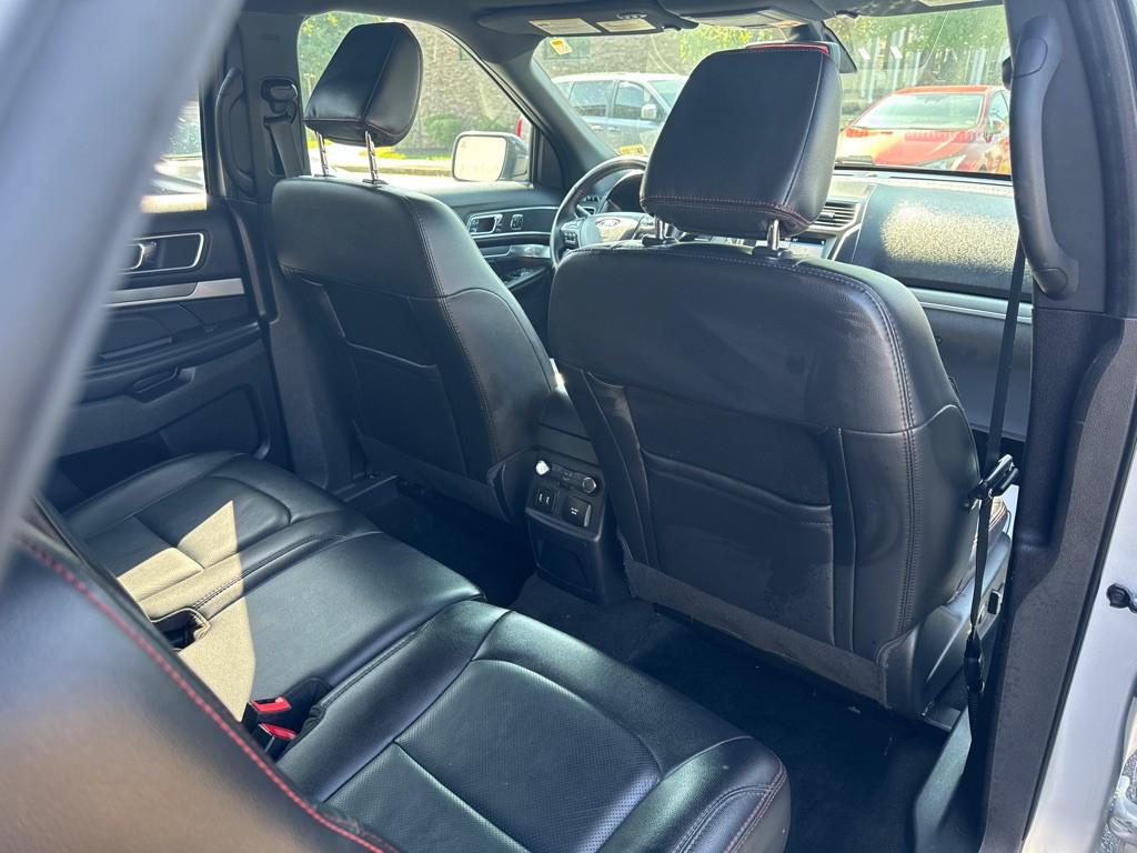 2018 Ford Explorer Image 12
