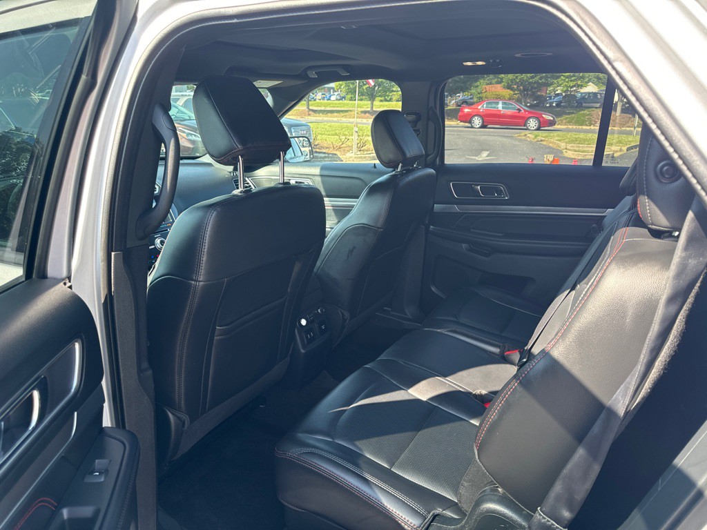 2018 Ford Explorer Image 15