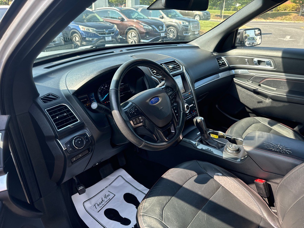 2018 Ford Explorer Image 16