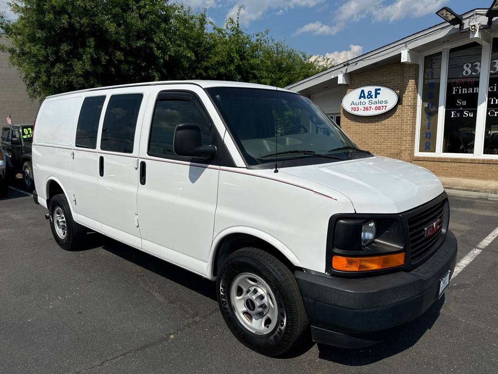 2017 GMC Savana Image 1