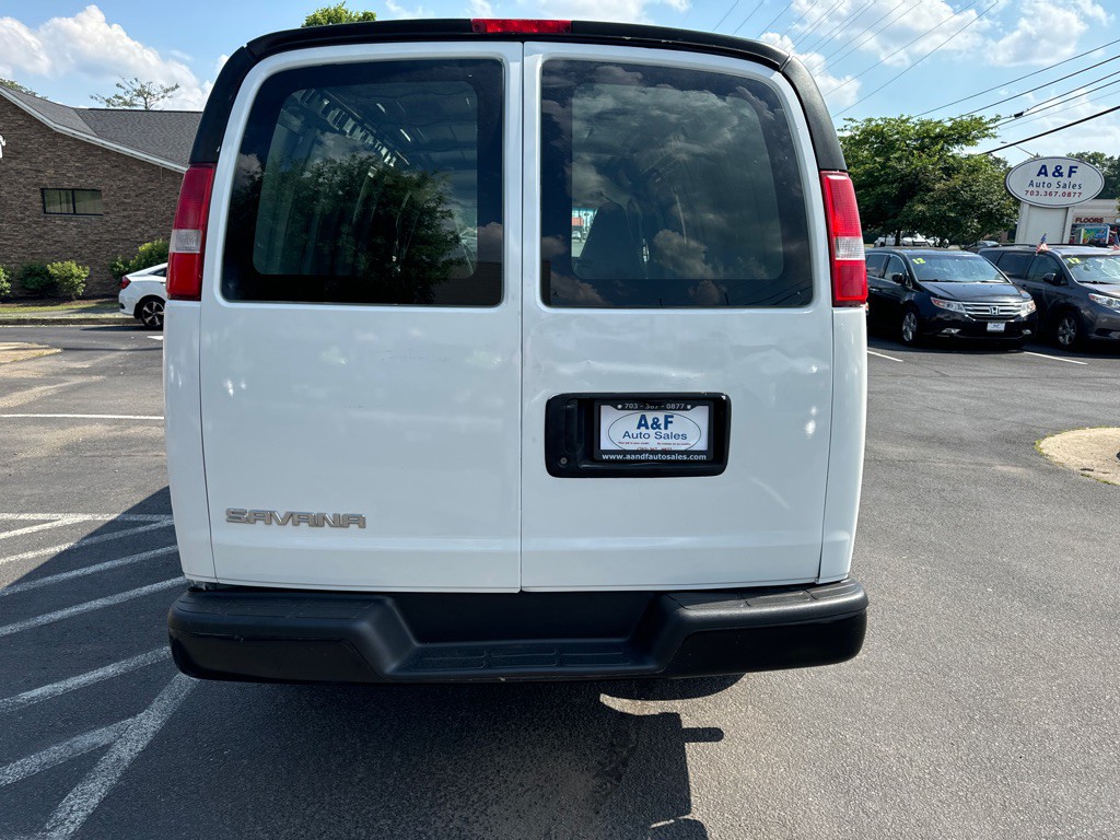 2017 GMC Savana Image 6