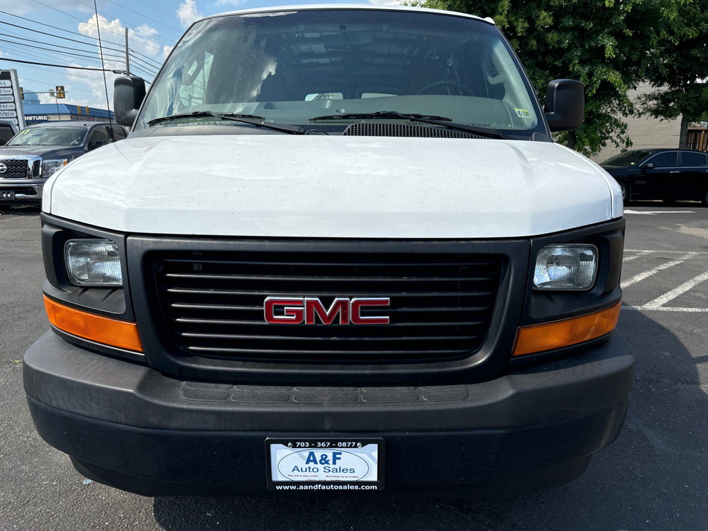 2017 GMC Savana Image 19