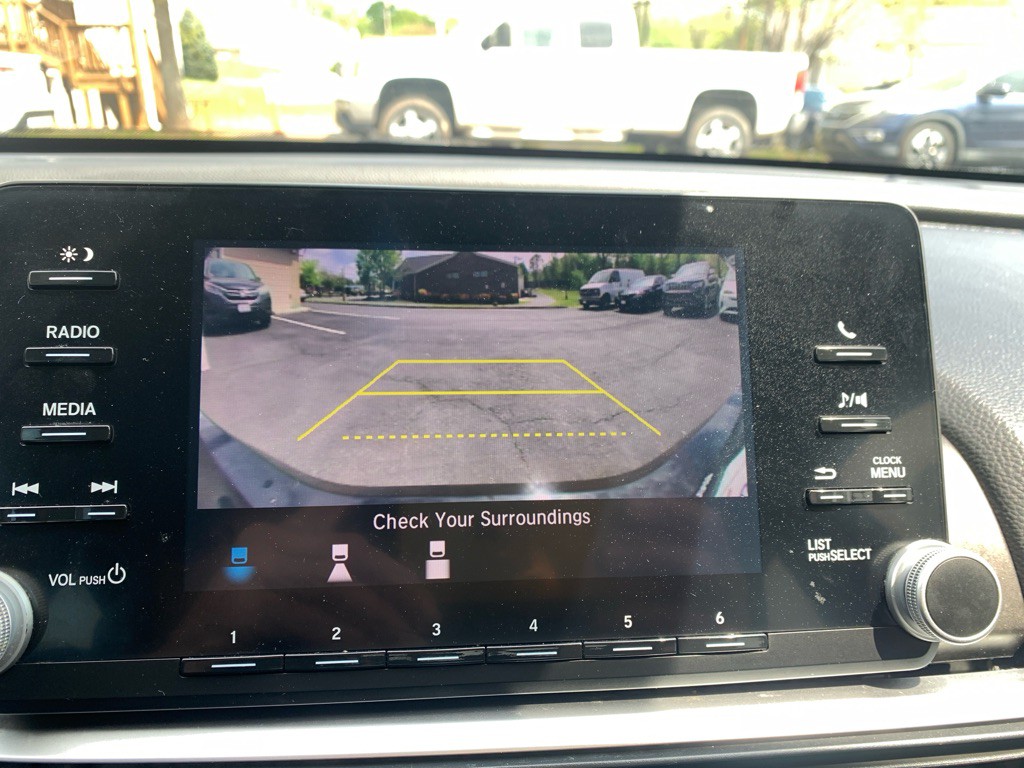 2018 Honda Accord Image 16