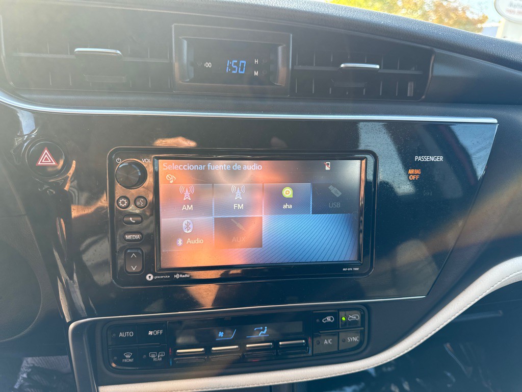 2018 Toyota Corolla Image 16