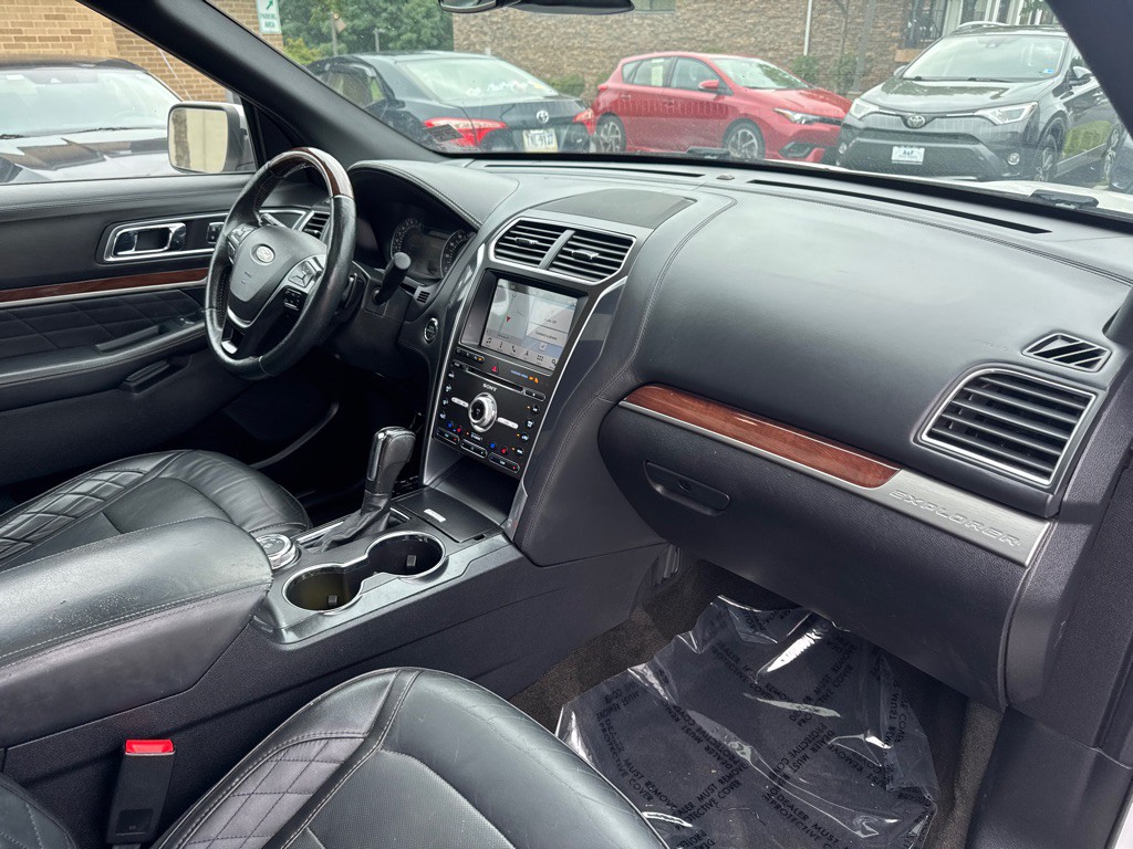 2018 Ford Explorer Image 9