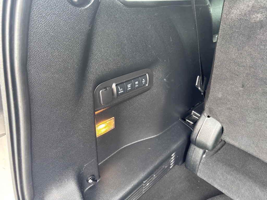 2018 Ford Explorer Image 16