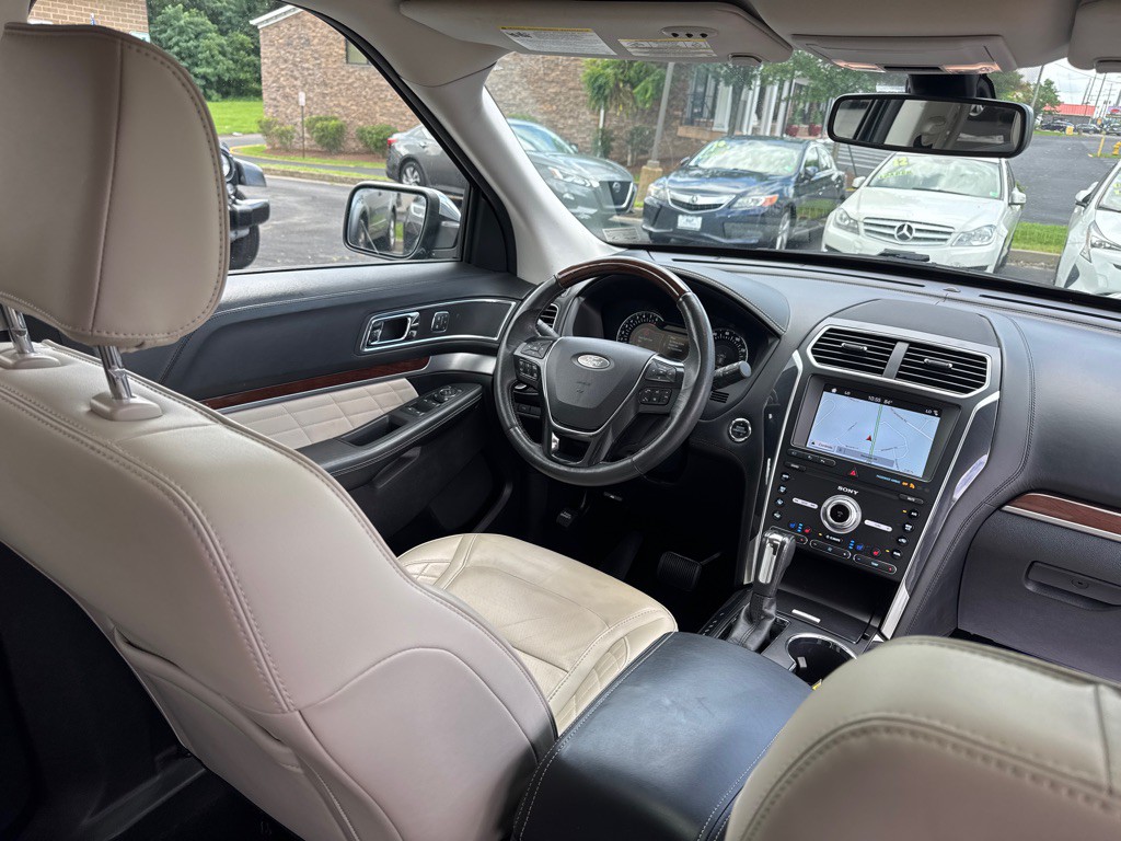 2019 Ford Explorer Image 12