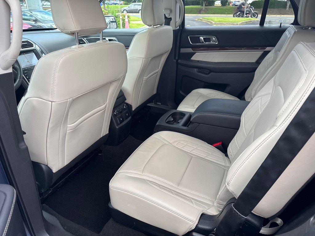 2019 Ford Explorer Image 16