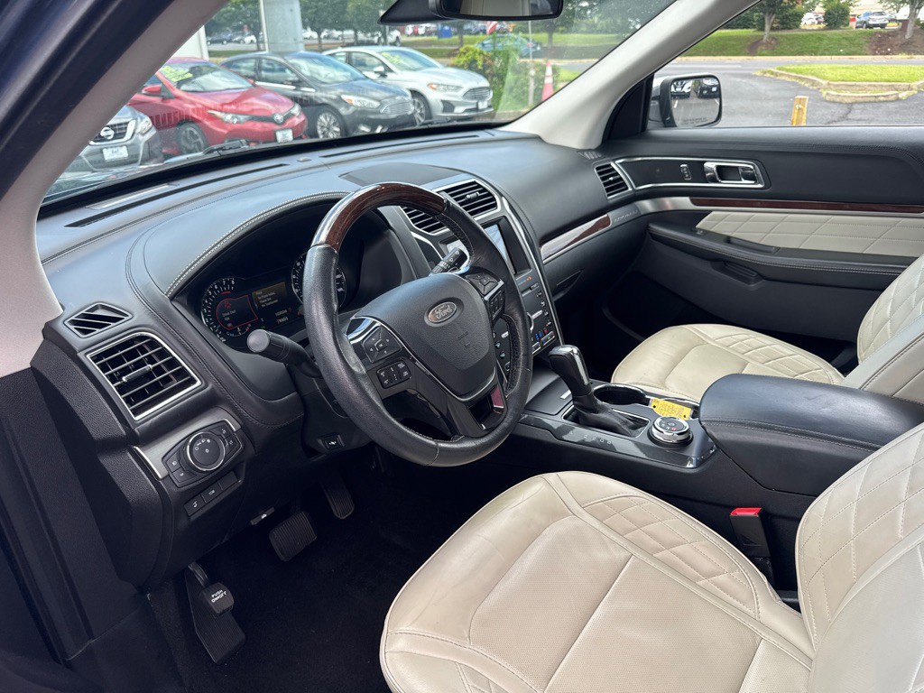 2019 Ford Explorer Image 17