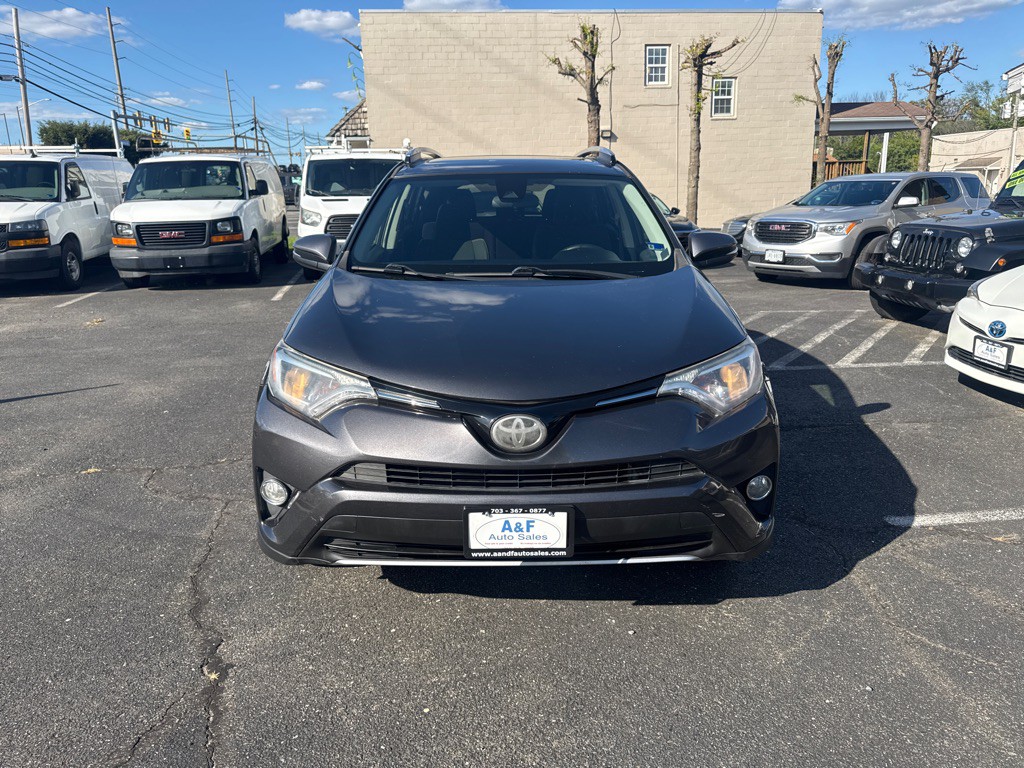 2017 Toyota Rav4 Image 2