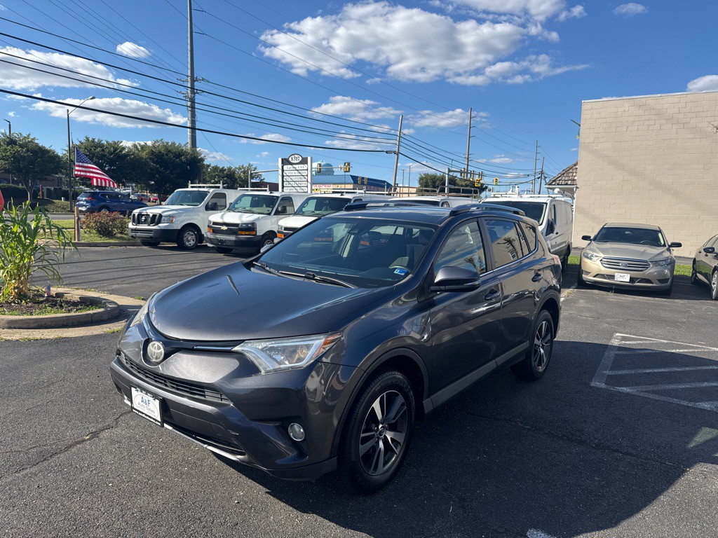 2017 Toyota Rav4 Image 3