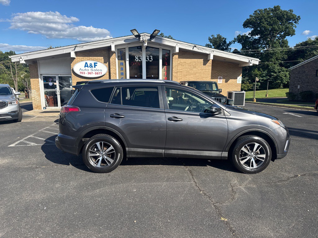 2017 Toyota Rav4 Image 8