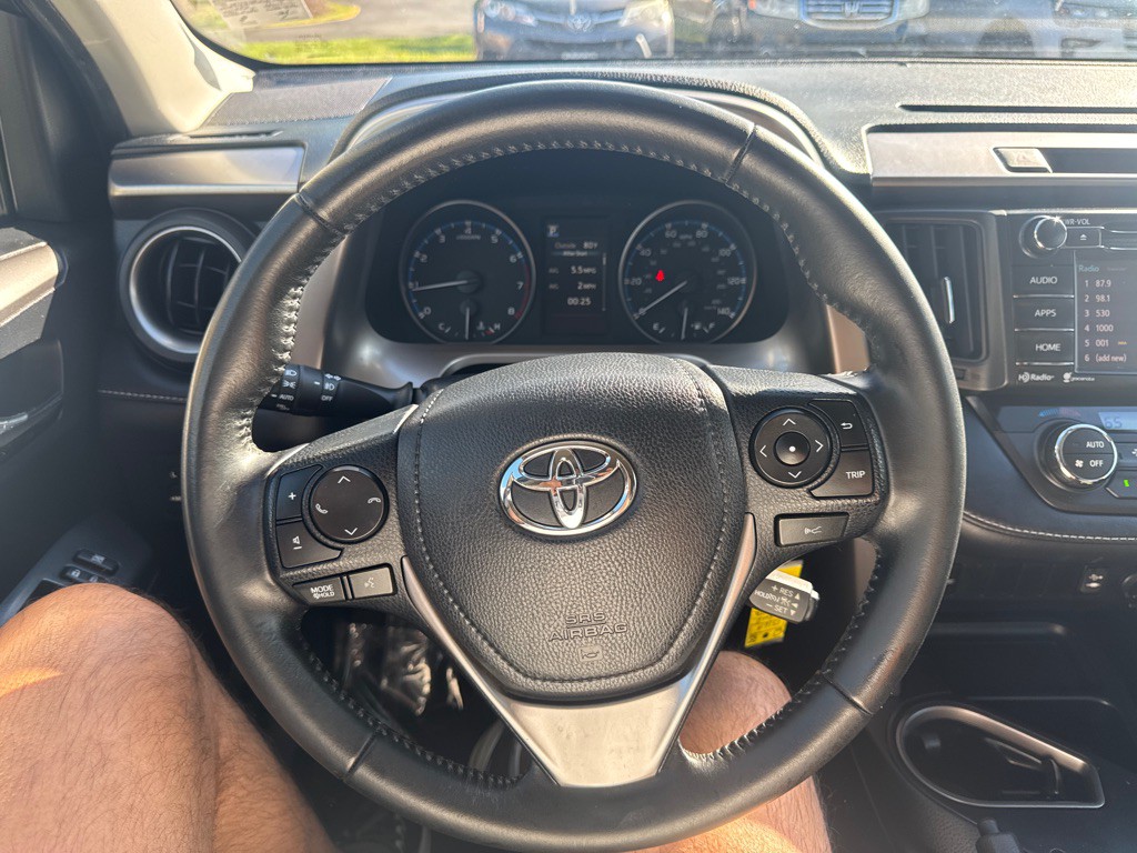 2017 Toyota Rav4 Image 14