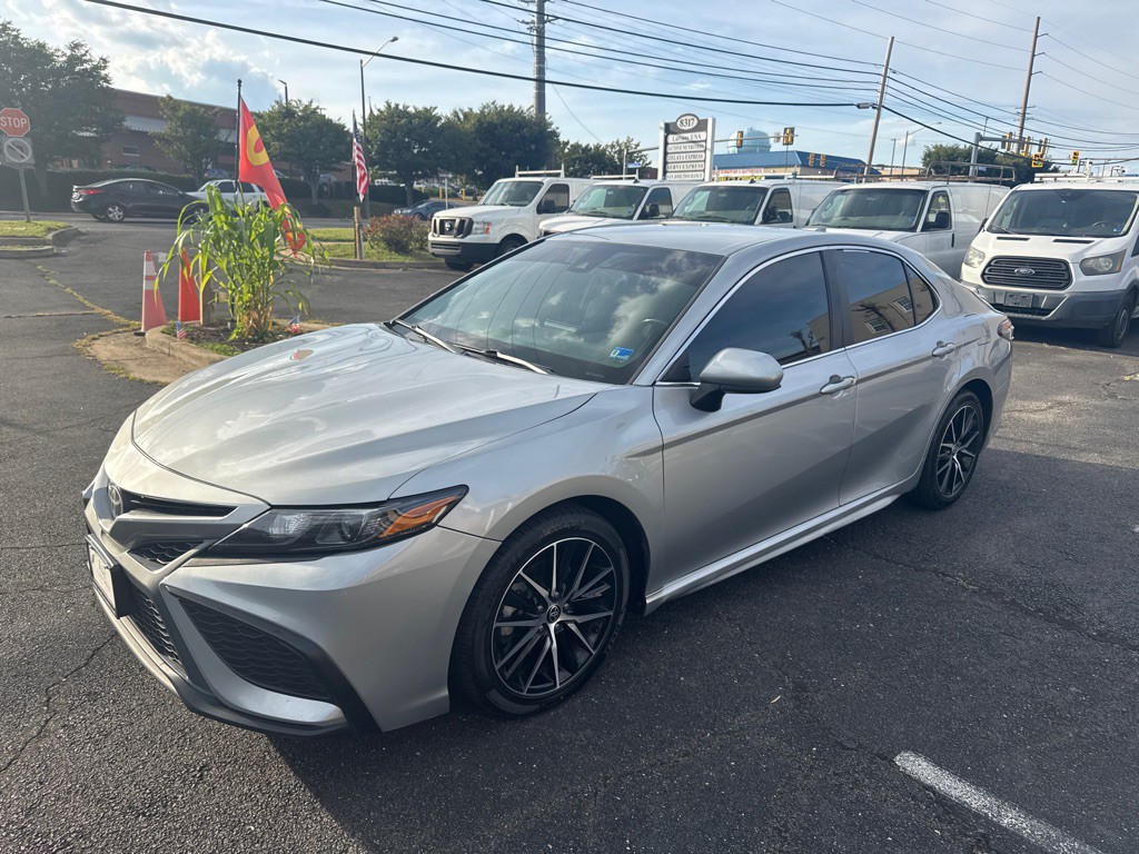 2021 Toyota Camry Image 3