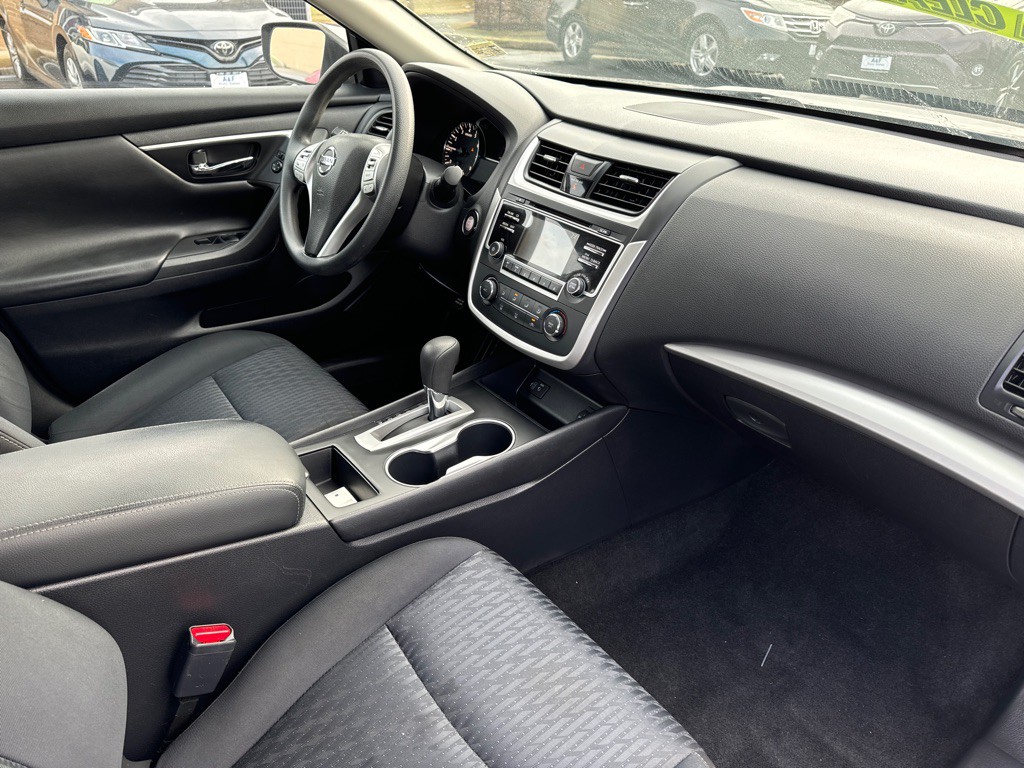 2018 Nissan Altima Image 9