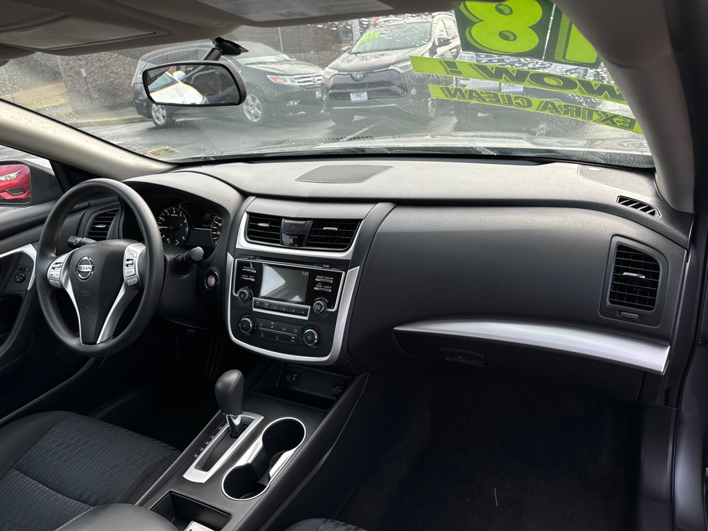 2018 Nissan Altima Image 10